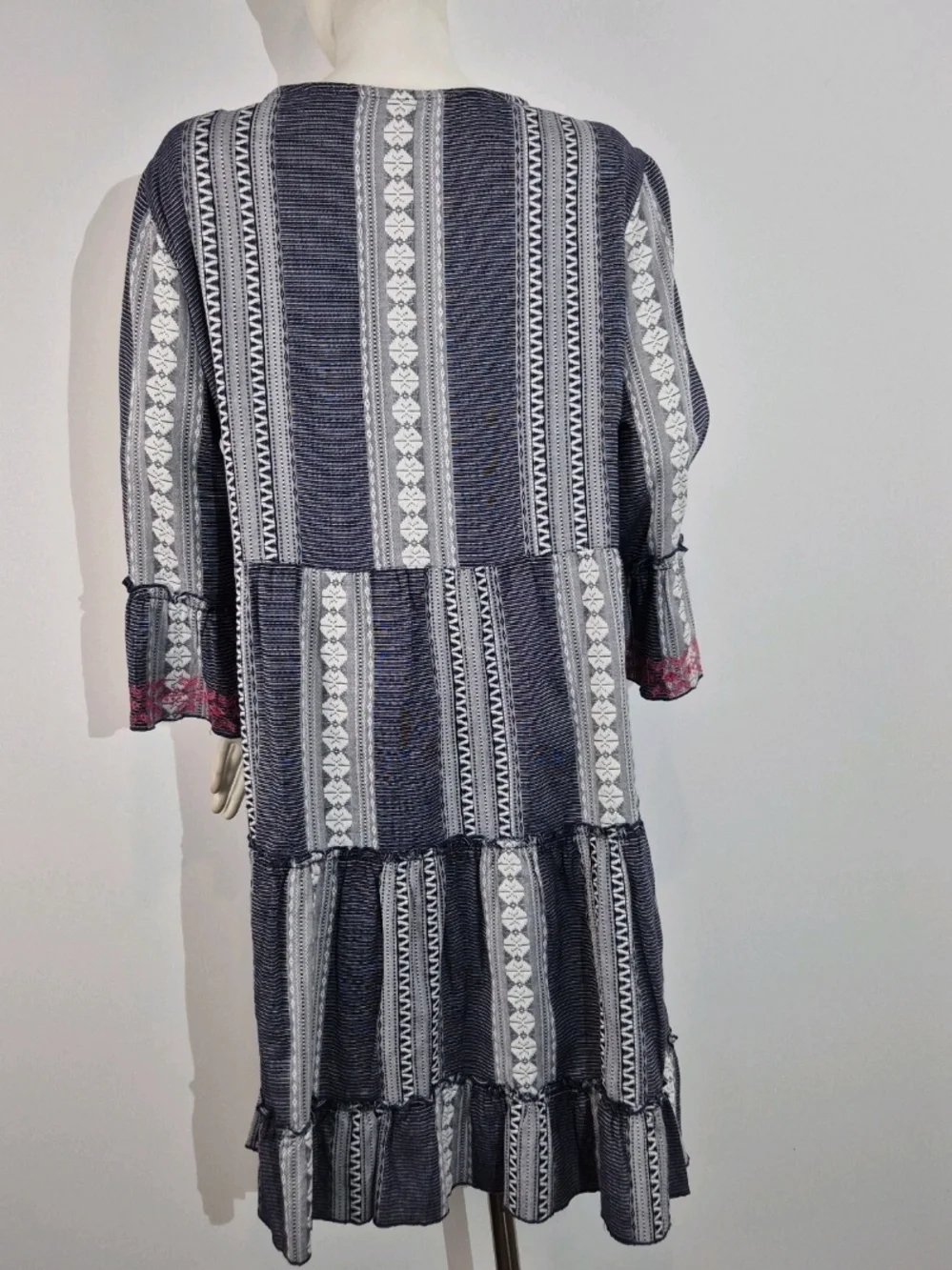 John Mark Women's Dress Size L Floral Embroidered Blue White Pink Stripe NWT 25 - Picture 5 of 11
